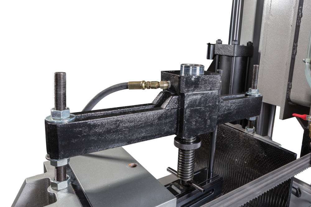 poluavtomaticheskii-lentochnopilnyi-stanok-s-gidravlicheskim-prizhimom-dlya-paketnoi-rezki-jet-hbs-2028das-10.png poluavtomaticheskii-lentochnopilnyi-stanok-s-gidravlicheskim-prizhimom-dlya-paketnoi-rezki-jet-hbs-2028das-10.png